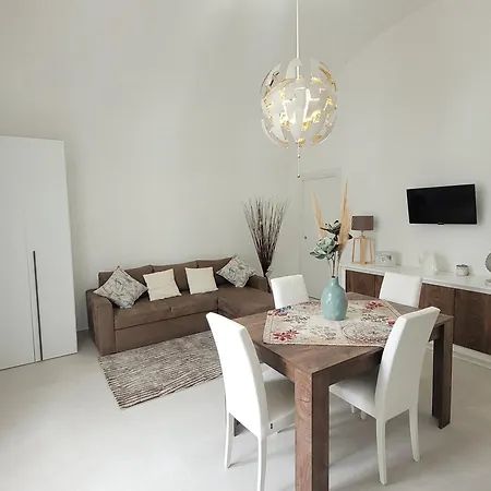 Jey Studio_independent Seafront * Terrasini